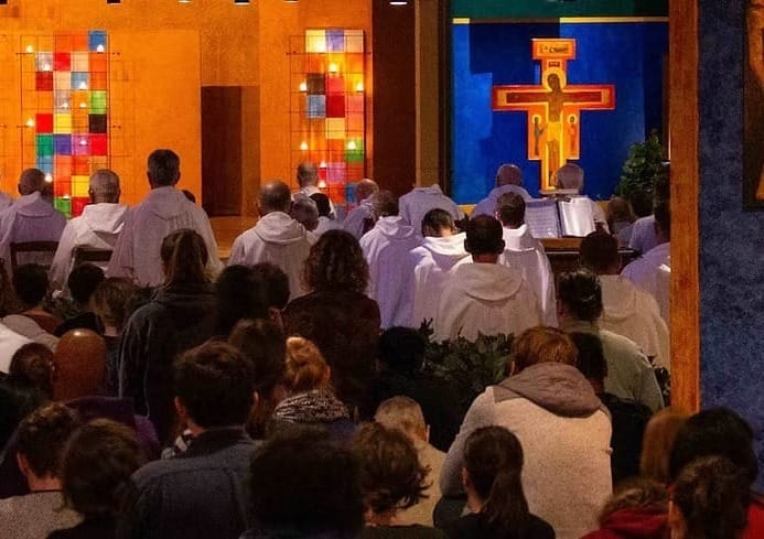 Taizé, szilveszter, fiatalok, Párizs, Lengyelország, csend, ének